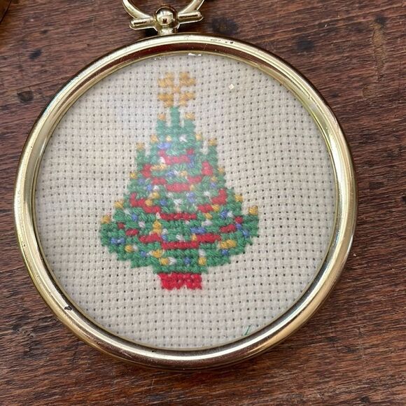 Vtg handmade/homemade cross stitch Christmas trees in gold frame ornaments - Picture 4 of 5